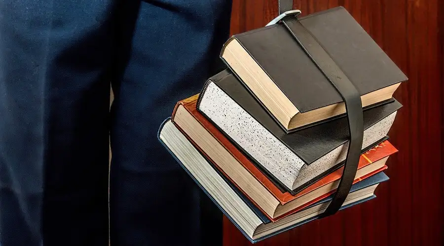 ciri ciri buku bajakan