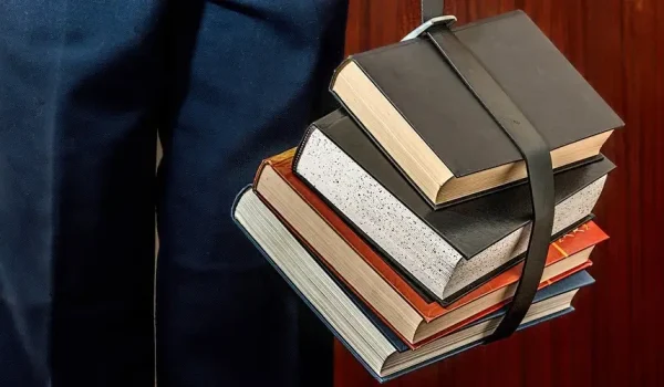 ciri ciri buku bajakan