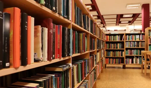 perpustakaan di surabaya