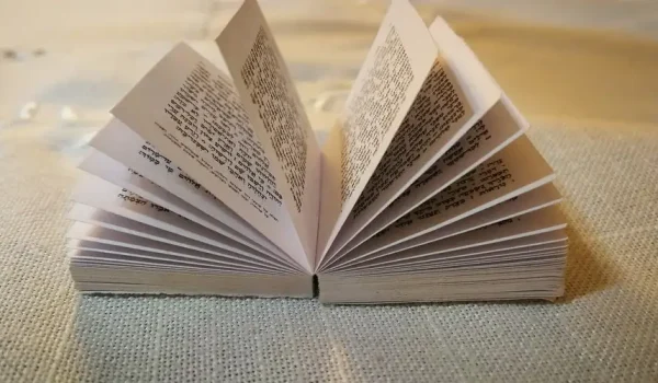 tujuan pembuatan resensi buku